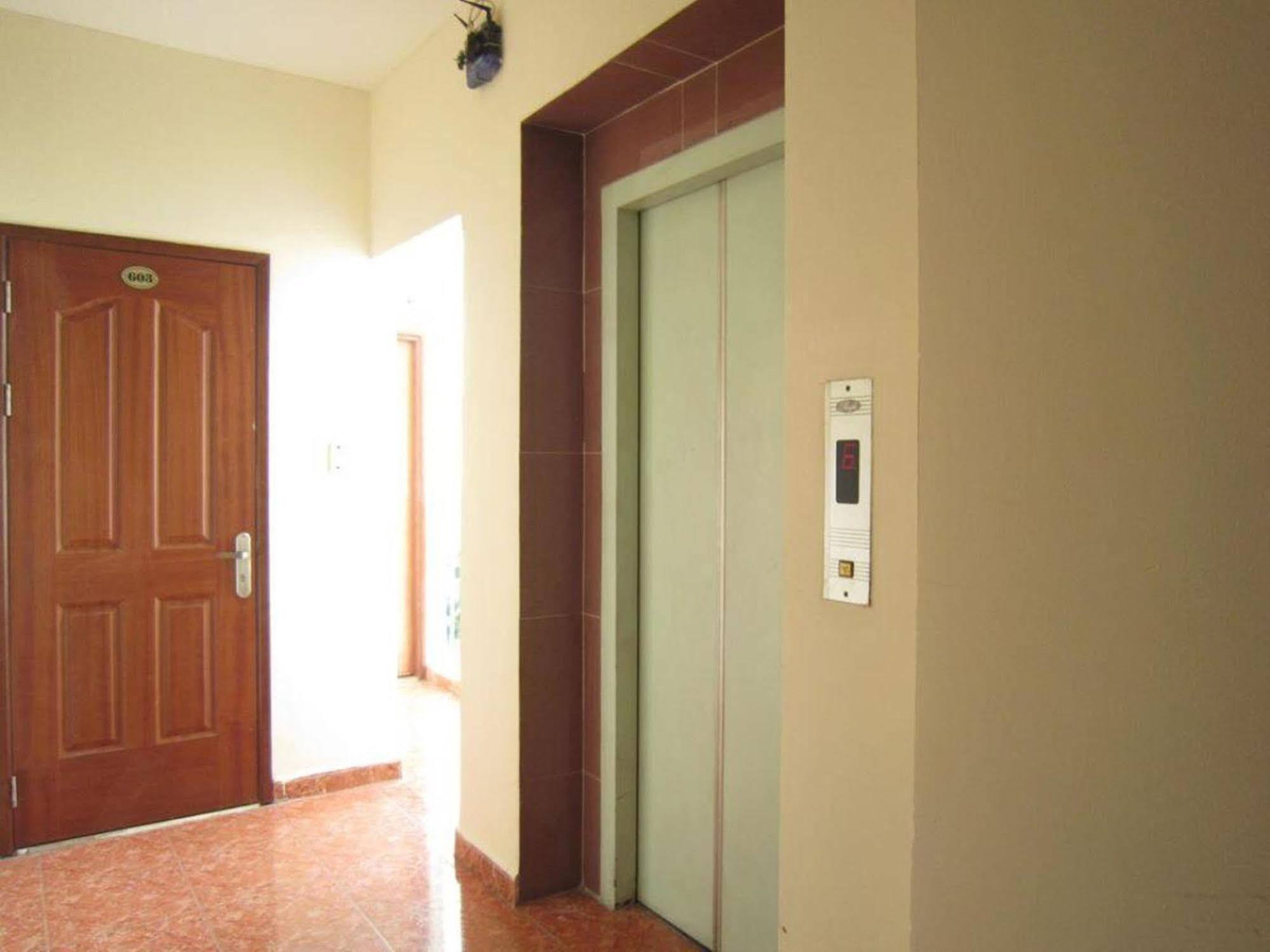 Reddoorz @ Pham Ngu Lao Street 3 Hotell Ho Chi Minh-staden Exteriör bild